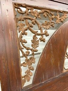 lot 282 image: Beautiful King Size Wood Bed Headboard, Footboard Frame w Sculpted Iron Insets in Scrolling Oak and Acorn Pattern