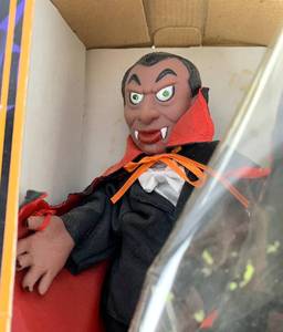 lot 346 image: Animated Vampire Halloween Figure - Original Box