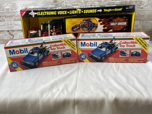 lot 316 image: Model Toy Trucks Harley Davidson Sonic Hauler, 2 Mobil Tow Trucks, & Maisto Pick Up Trucks Set