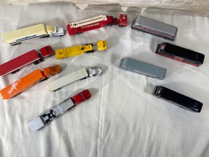 lot 285 image: Vintage Die Cast Plastic Semi Trucks & Tour Buses- Randy Travis, Diomond RIO, Marty Stuart, Billy Ray Cyrus