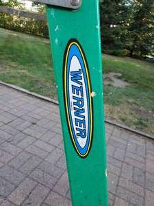 lot 18 image: Werner 6ft Fiberglass Ladder