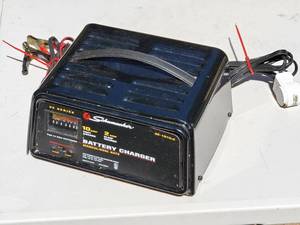 lot 60 image: Schumacher SE Series Battery Charger
