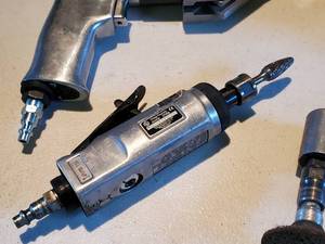 lot 58 image: (4) Air Tools Lot