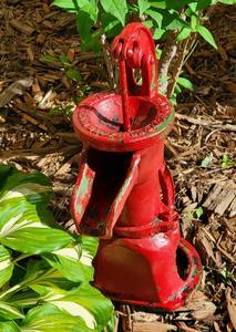 lot 131 image: Garden Decor Red Water Pump