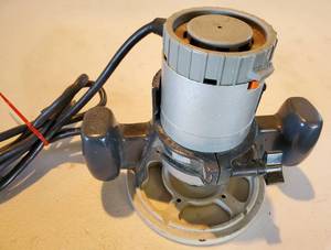 lot 140 image: Skil Router