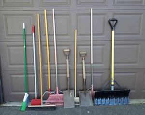 lot 145 image: Yard Tools Lot
