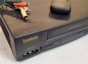 lot 98 image: 4 Head Hi-Fi VCR by Symphonic with Remote