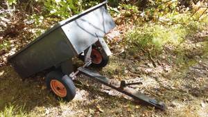 lot 7 image: Load Hog Garden Trailer.