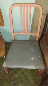 lot 18 image: (3) chairs.  2- classic.
