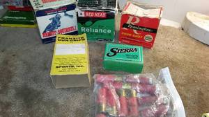 lot 187 image: 5 Vintage boxes and 40 12ga shell