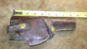 lot 207 image: Leather Holster 8 in. Braver Brothers Manufacturing, St. Louis MO. H31.