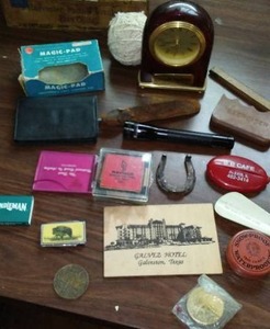 lot 227 image: Variety of collectibles.