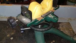 lot 432 image: Shooting stand target and sighting-Caldwell.