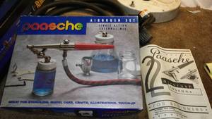 lot 435 image: Paasche Airbrush set, hose, and regulator.