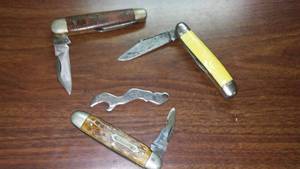 lot 268 image: 3 pocket knives and Grafs bottle opener