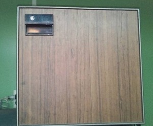 lot 272 image: Small refrigerator