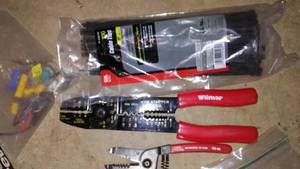 lot 289 image: Hardware, zip ties, electrical tool and more