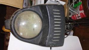 lot 298 image: Chisels, magnifying light and more.