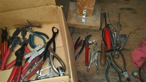 lot 400 image: Wrenches, cutters, specialty wrenches.