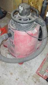 lot 498 image: 5hp Wet dry vacuum with tools