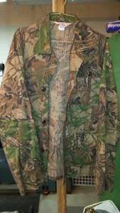 lot 528 image: Red Head Long sleeve shirt