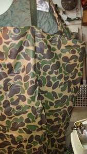 lot 532 image: Vinyl insulated overalls. Size small.