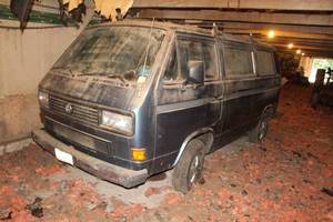 lot 602 image: 1985 Volkswagon 3 Door Van