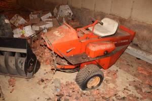 lot 624 image: Deines Marty J Rider Lawn Mower