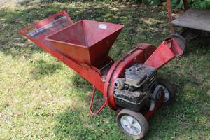 lot 630 image: MTD Wood ChipperShredder