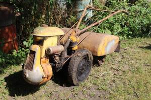 lot 631 image: Vintage Rototiller Garden Tiller B16RS