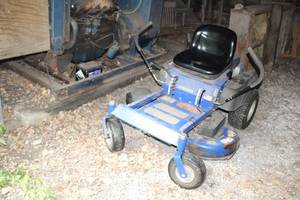 lot 604 image: Dixon Speed ZTR Rider Lawn Mower 42-cut
