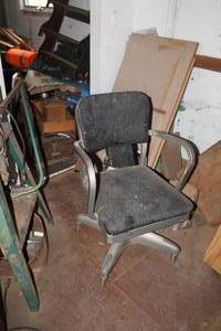 lot 640 image: Leather Upholstered Metal Rolling Shop Arm Chair