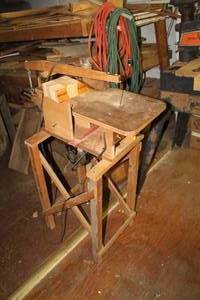 lot 643 image: Jig Saw  with Stand