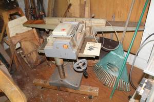 lot 647 image: Makita 2030 12 Planer-Jointer 1400W  with Instruction Manual