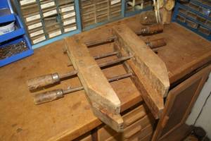 lot 658 image: Lot of (2) Wood Clamps