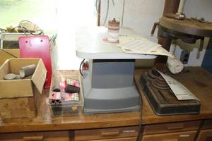 lot 662 image: Ryobi OSS450 Oscillating Sander  with Sandpaper, Owners Operating Manual