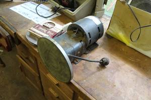 lot 663 image: Zero Max JK2 Sander 25-in.lbs.Torque  with Sandpaper