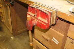 lot 665 image: Craftsman Side-Mount Bench Vise