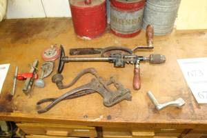lot 676 image: Lot of (7) Vintage Hand Tools