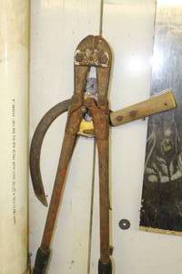 lot 678 image: Bolt Cutter