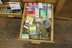 lot 697 image: Lot of Screws (in 1 drawer)