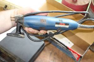 lot 700 image: Ryobi Detail Sander