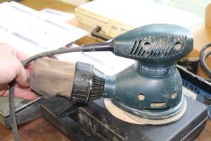 lot 702 image: Black & Decker RO100 Orbital Sander