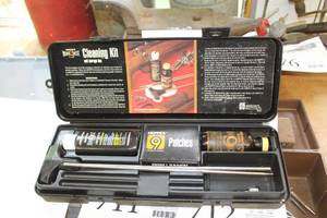 lot 709 image: Gun Cleaning Kit