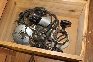 lot 716 image: Router, Router Parts (in 1 drawer)