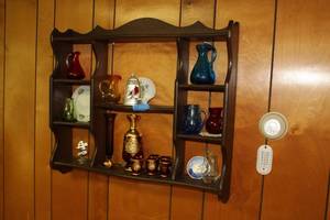 lot 758 image: Wood Display Shelf Wall-Mount