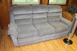 lot 761 image: Living Room Sofa with Side Recliners