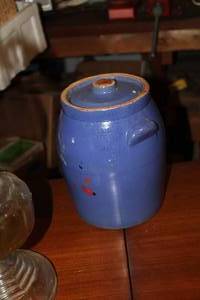 lot 772 image: Vintage Clay Cookie Jar