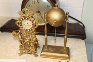 lot 783 image: Lot of (2) Mantle Clocks