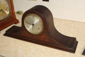 lot 798 image: Waterbury Wood Mantle Clock